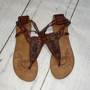 Bakers tan thong sandal